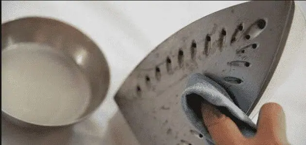 تنظيف المكواة